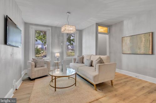 2520 Dickinson St, Philadelphia, PA 19146-4435