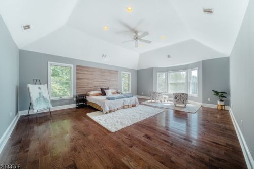 11 Beacon Hl Dr, Chester NJ exterior