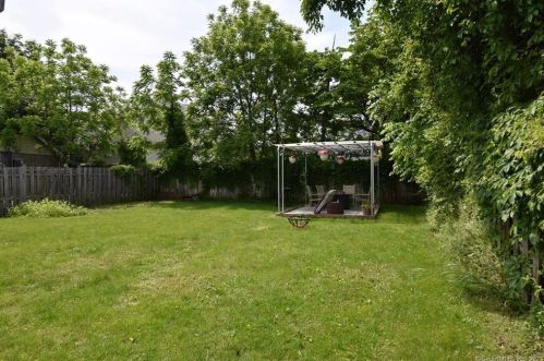 27 Thorniley St, New Britain CT 06051-1639 exterior