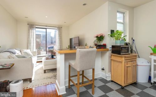 836 Bainbridge St, Philadelphia PA 19146-1430 exterior