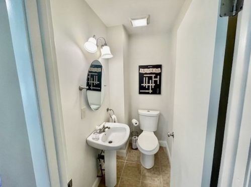 52 Laurel Ln, Springfield MA  01106-2004 exterior