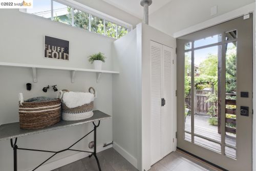 2747 Fulton St, Berkeley CA 94705-1031 exterior