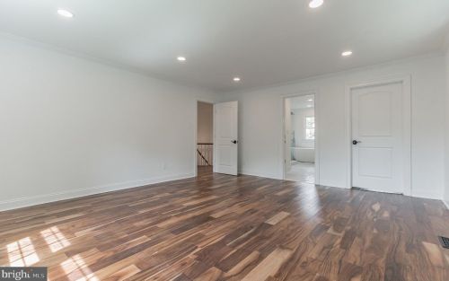 1905 Heritage Rd, Huntingdon Valley PA  19006-7813 exterior