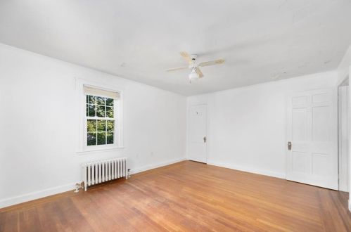 655 Pleasant Vly Pkwy, Providence RI 02908-4214 exterior