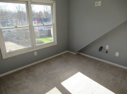 57 Surrey Rd, Springfield MA 01118-1143 exterior