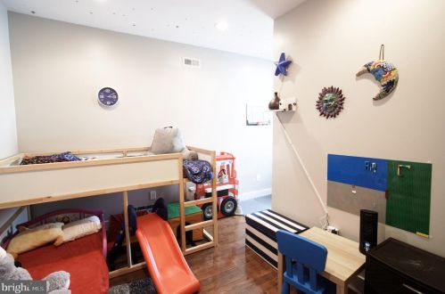 2405 Hagert St, Philadelphia PA 19132-4245 exterior