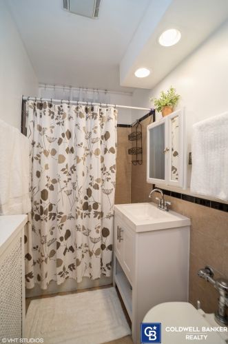 835 49th St, Chicago IL  60615-1631 exterior