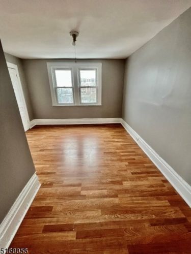 305 7th St, Newark NJ  07103-2303 exterior