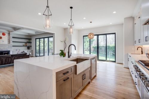 6801 Dillon Ave, Mc Lean VA  22101-4435 exterior