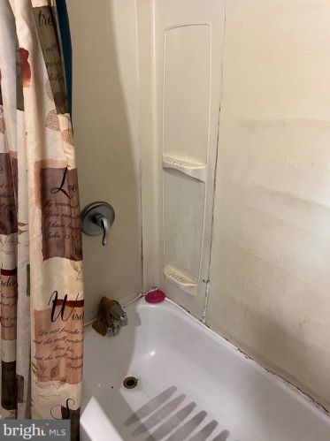 121 3 St, Darby PA 19023-2606 exterior