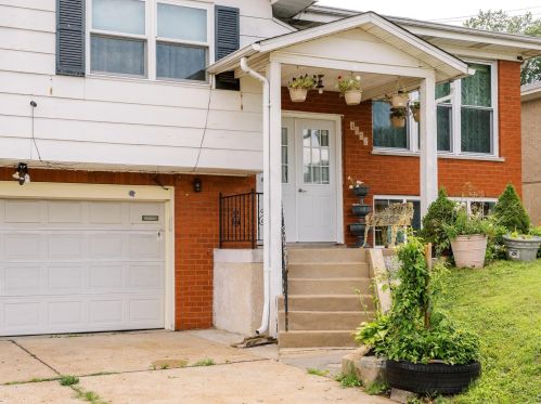 4352 Debra Kay Ln, Saint Louis, MO 63123-6725