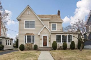 425 1st St, Westfield, NJ 07090-4120