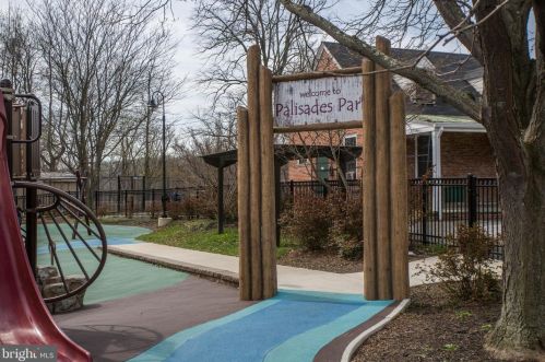 2844 Arizona Ave, Washington DC 20016-3415 exterior