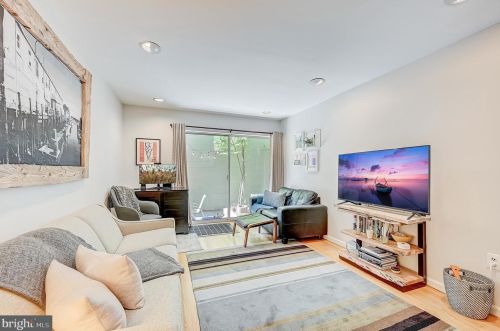 832 Kater St, Philadelphia PA 19147-2012 exterior