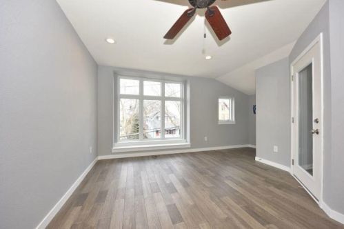 1159 Kane Pl, Milwaukee, WI 53202-1666