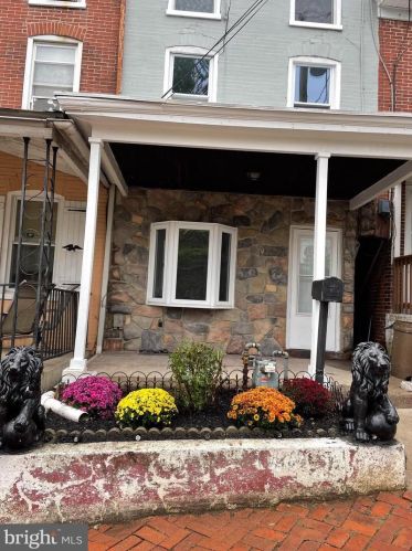 907 Mulberry St, Chester PA 19015-3045 exterior