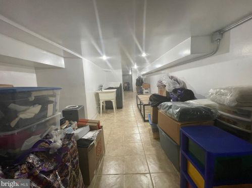 1239 6 St, Philadelphia PA 19140-4561 exterior