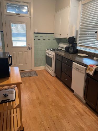 2243 Winnemac Ave, Chicago IL 60625-1818 exterior