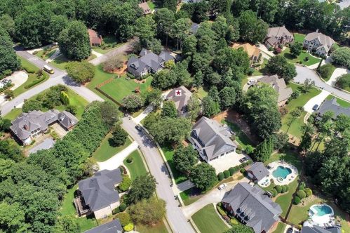 2132 Innsfail Dr, Lithonia GA  30078-2059 exterior