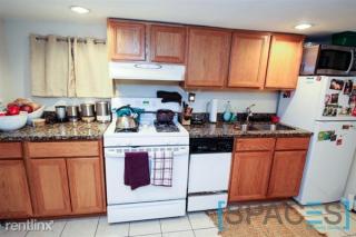 3727 Bosworth Ave, Chicago IL  60613-3605 exterior