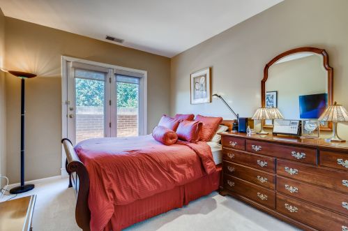 2030 Lincoln Ave, Chicago IL  60614-6262 exterior