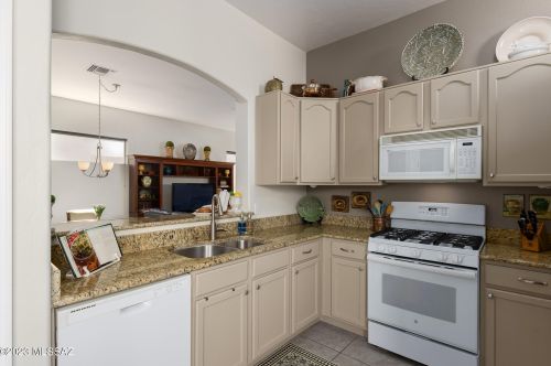 5073 Pinnacle Cove Dr, Tucson AZ  85749-7153 exterior