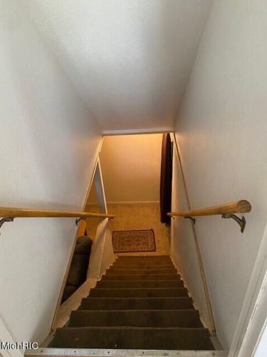 597 Creston St, Meskegon MI 49442-4167 exterior