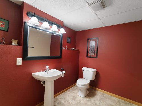 1220 Jackson St, Manitowoc WI 54220-6462 exterior