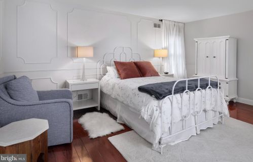 9 Cliveden Ct, Trenton NJ 08648-1400 exterior