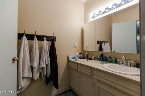 960 Evelyn Ave, Tucson AZ  85710-2641 exterior