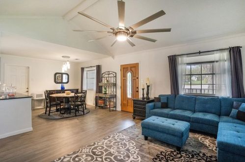 6101 Estates Cv, Austin, TX 78745-3922