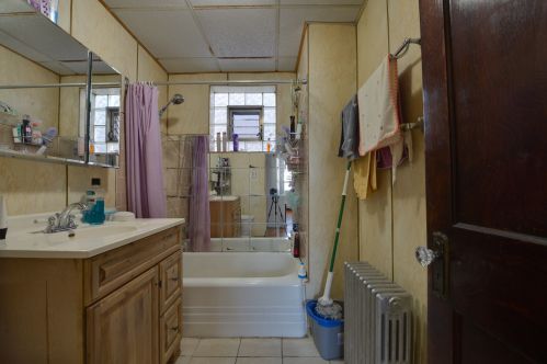 4327 Sacramento, Chicago IL 60655-2302 exterior