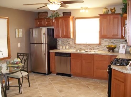 4078 86th St, Milwaukee, WI 53222-1702