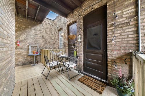 1327 Addison St, Chicago IL 60613-3744 exterior