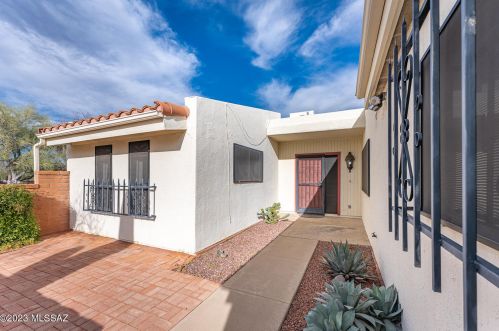 735 Los Opalos, Green Valley AZ 85614-2312 exterior