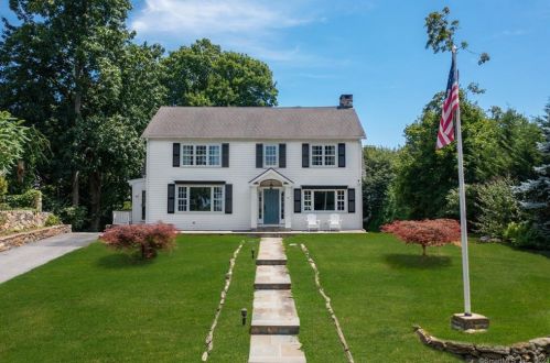 5 Mansfield Pl, Westport CT  06880-5045 exterior