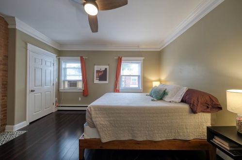 5133 Holmes St, Pittsburgh PA  15201-2433 exterior