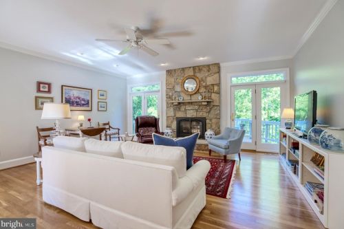 1613 Maddux Ln, Mc Lean VA 22101-3200 exterior