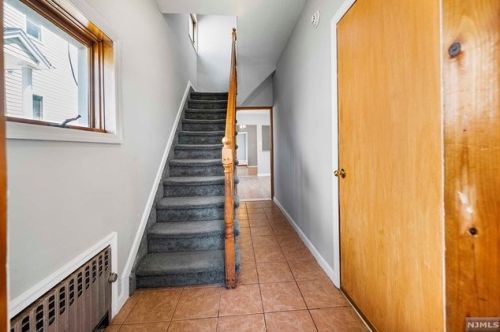 140 Clinton Pl, East Rutherford NJ 07073-1723 exterior