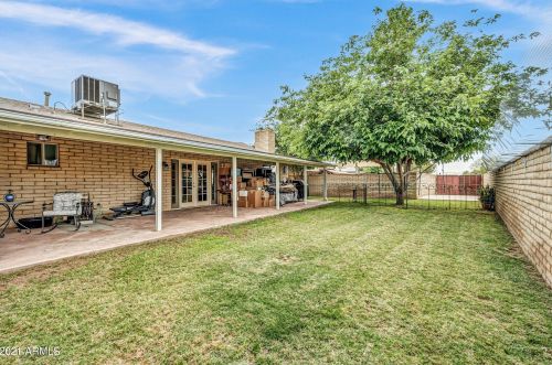 3330 Desert Cove Ave, Phoenix AZ  85029-4247 exterior