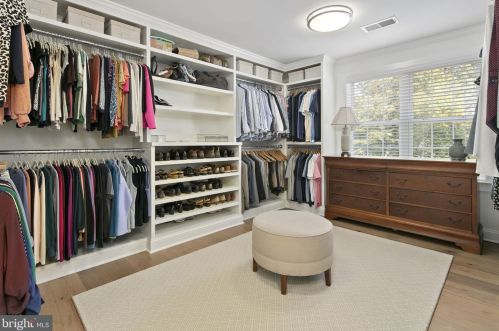 3877 30 St, Arlington VA 22207-5303 exterior