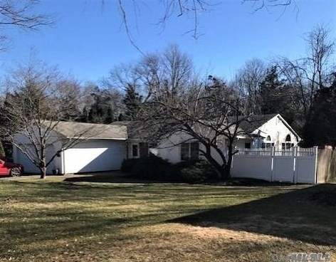 12 Belmar Ln, Commack NY 11725-1104 exterior