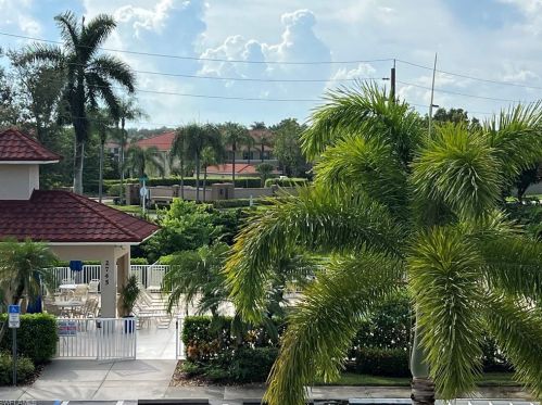 2750 Cypress Trace Cir, Naples FL  34119-8073 exterior