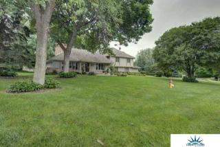 540 205th St, Omaha, NE 68022-2141