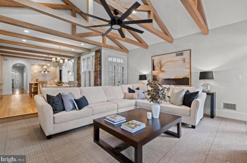 613 Royal St, Alexandria VA  22314-2031 exterior