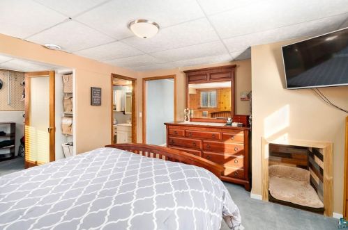 521 Ideal St, Duluth MN 55811-4544 exterior