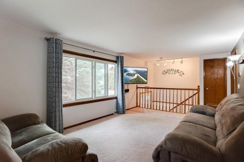 8221 Cleadis Ave, South Saint Paul MN 55076-3321 exterior