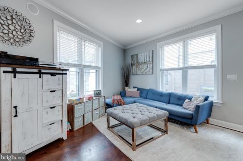 925 Lawrence St, Philadelphia PA 19122-3721 exterior