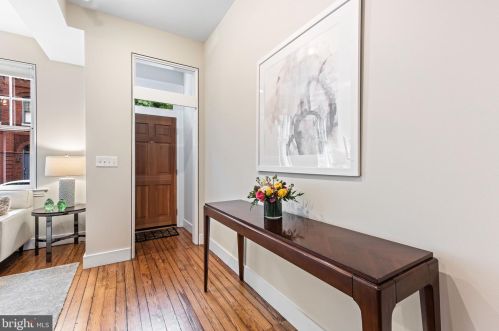 1515 Swann St, Washington, DC 20009-3941