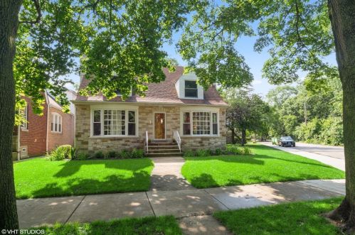 6064 Monitor Ave, Chicago, IL 60646-3923